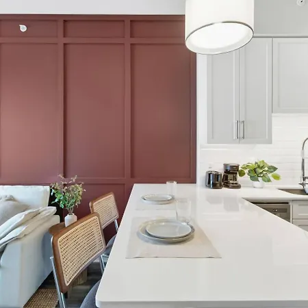 Apartment Luxury Pool, Gym, Views + Free Parking