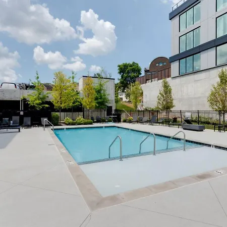 Two Kings On Floor W Pool & Patio Apartment Nashville