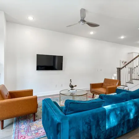 Ave Sleeps 8 2 Master Huge Parking Apartment Nashville