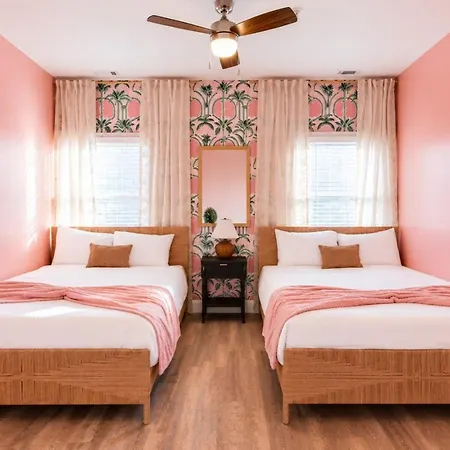 Coastal Cowgirl Retreat Near Broadway & Vanderbilt Apartment