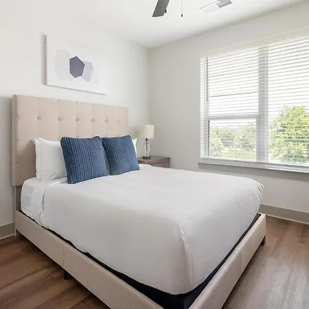 Landing Beautiful 2Bd Gym Courtyard * Nashville