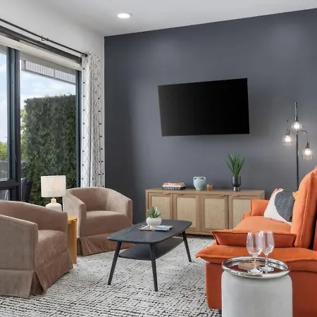Apartment Modern Gulch Getaway With Pool, Garage And Balcony *