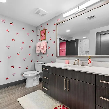 Vibrant Retreat Pool And Glam * Nashville