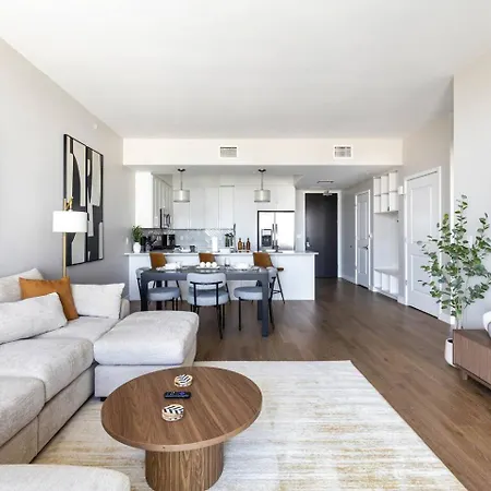 Skyline Views Gulch For 2, Private Balcony Nashville