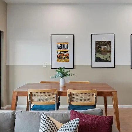 River View Luxury With Garage, Walk To Downtown