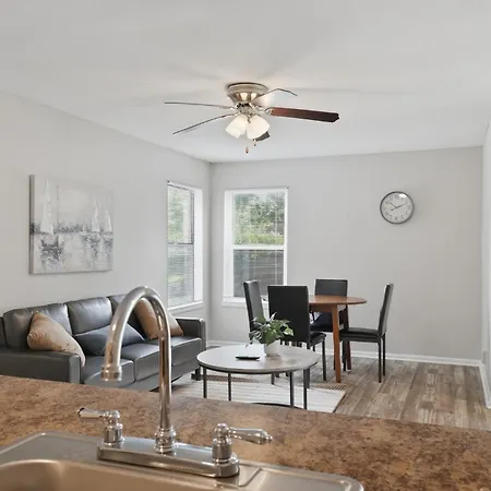 Roomy With Modern Features Nashville
