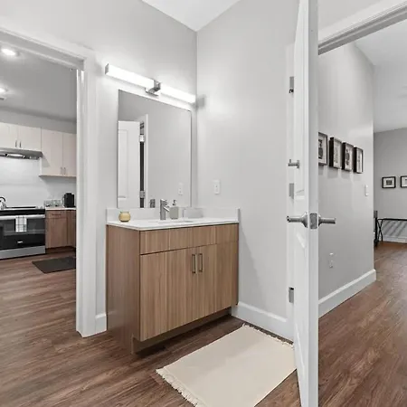 Modern Haven Walk 2 Gulch & Broadway Apartment *