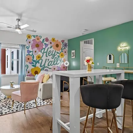 Glam 2br Walk To Broadway & The Gulch *