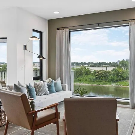 Apartment Luxury Downtown Riverview With Garage And Two Balconies Nashville