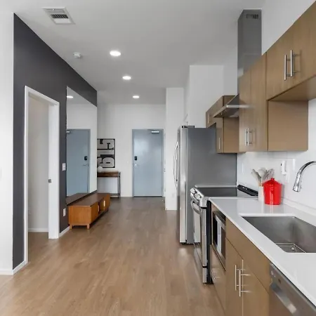 Apartment Modern Gulch Getaway With Pool, Garage And Balcony *