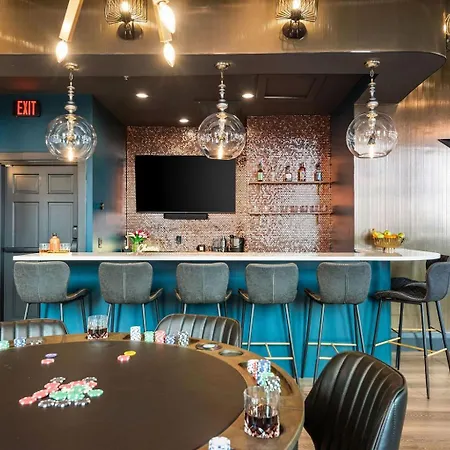 The Songbird-luxury Penthouse Steps To Broadway Holiday home Nashville
