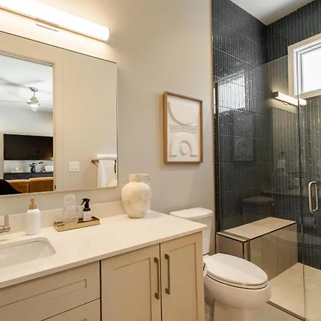 Apartment Modern 4br | Easy To Broadway + Heated Pool Nashville
