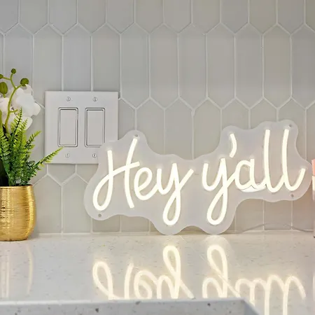 Vibrant Retreat Pool And Glam Apartment Nashville