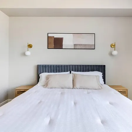 Skyline Views Gulch For 2, Private Balcony Nashville