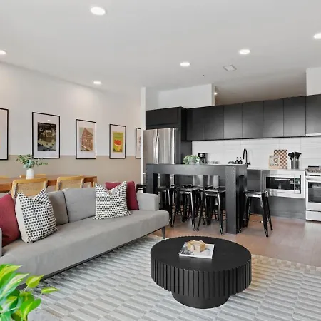 River View Luxury With Garage, Walk To Downtown