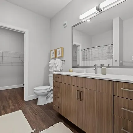 Modern Haven Walk 2 Gulch & Broadway Apartment *