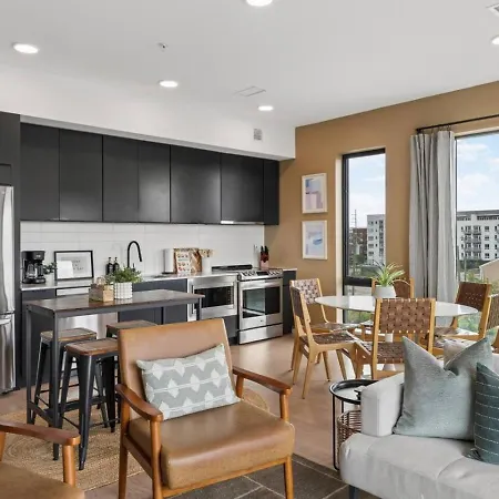 Apartment Luxury Downtown Riverview With Garage And Two Balconies