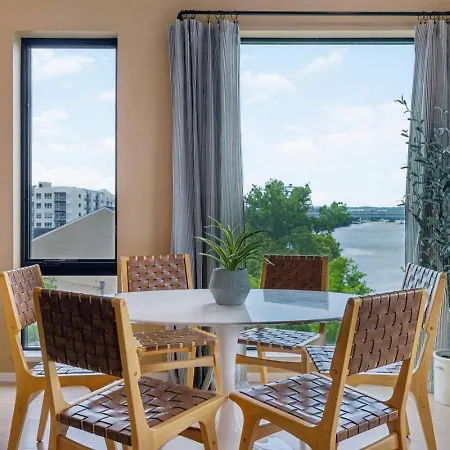 Apartment Luxury Downtown Riverview With Garage And Two Balconies Nashville