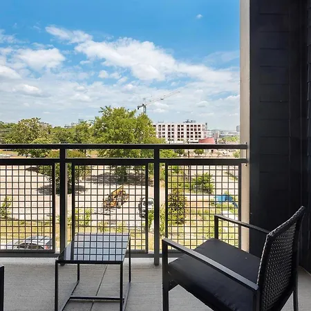 Landing Beautiful 2Bd Gym Courtyard Nashville