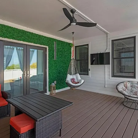 Retronash Penthouse Sleeps 7 Terrace Downtown View