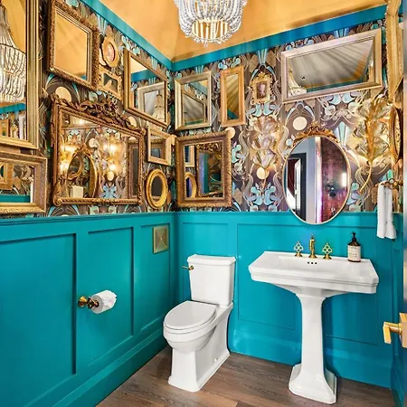 Holiday home The Velvet Songbird Downtown Luxe Sleeps 24 Nashville