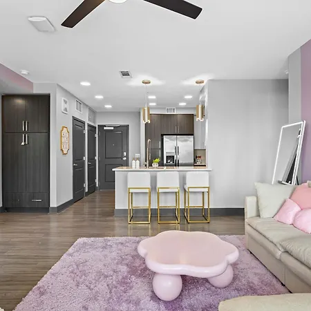Vibrant Retreat Pool And Glam Apartment *