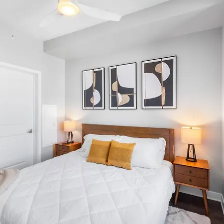 Apartment Music For 2 Gulch, Pool & Whole Foods