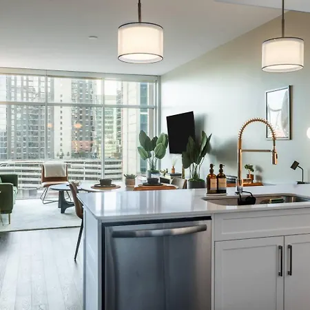 Luxury Gulch Skyline Views, Pool, Parking Nashville