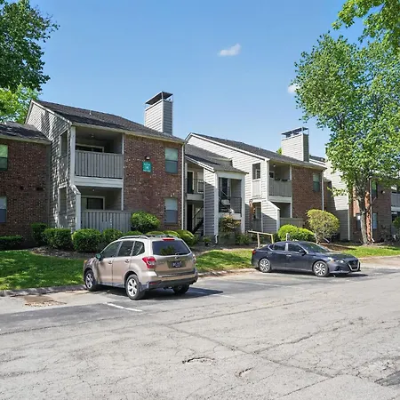 Apartment Cozy Retreat Near Airport & Hotspots *