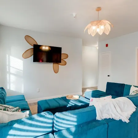 Coastal Cowgirl Retreat Near Broadway & Vanderbilt * Nashville