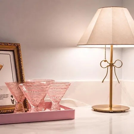 Apartment Sweet & Glam Pop Near Vanderbilt & Downtown *