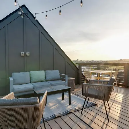 Rooftop Skyline View-close To Broadway-sleeps 8 * Nashville
