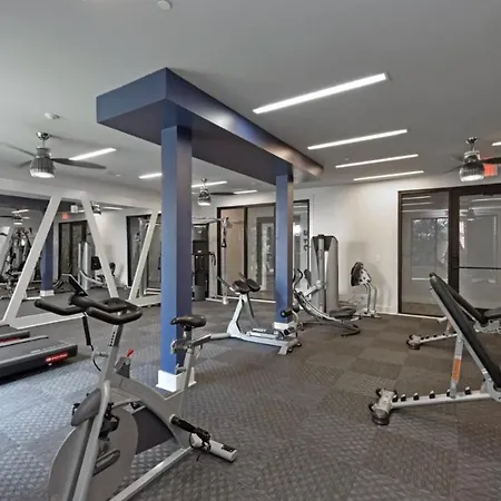Midtown - 5 Min To Broadway - Free Secured Parking - Pool *