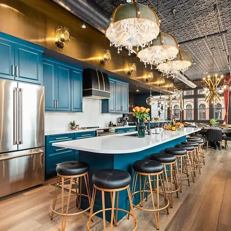 The Songbird-luxury Penthouse Steps To Broadway Nashville