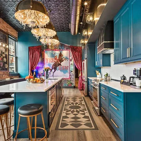 Holiday home The Songbird-luxury Penthouse Steps To Broadway Nashville