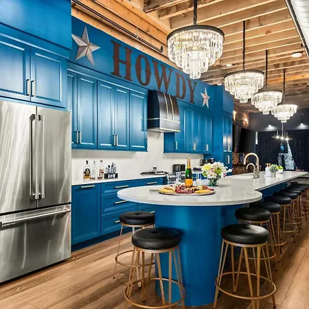 The Velvet Vault-luxury Downtown Loft With River View & Walk To Broadway *