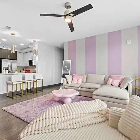 Vibrant Retreat Pool And Glam Apartment Nashville