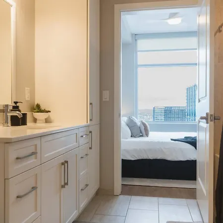 Sky-high Luxury W/ 26th-floor Lounge & Pool