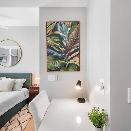 Apartment Luxury Pool, Gym & Lounge + Free Parking
