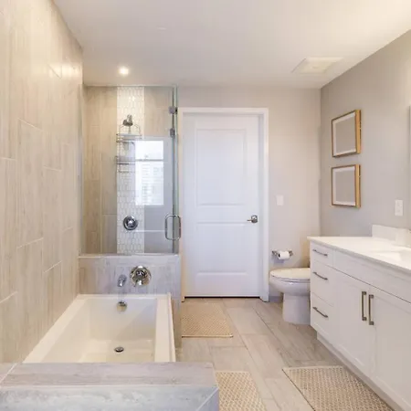 Skyline Views Gulch For 2, Private Balcony * Nashville