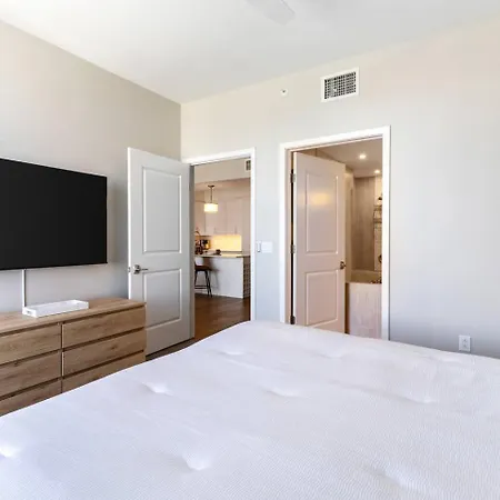 Apartment Skyline Views Gulch For 2, Private Balcony Nashville