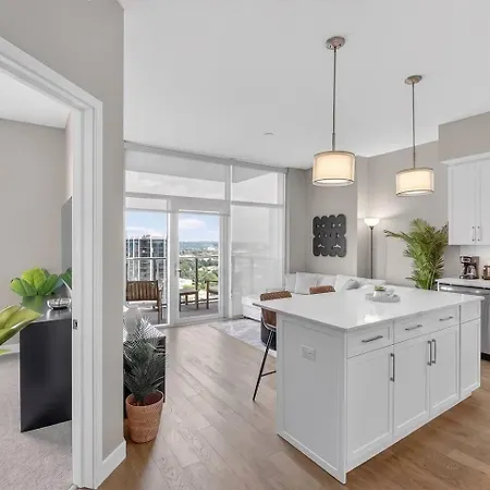 Apartment Broadway Views Lux Gulch Condo+ Private Balcony