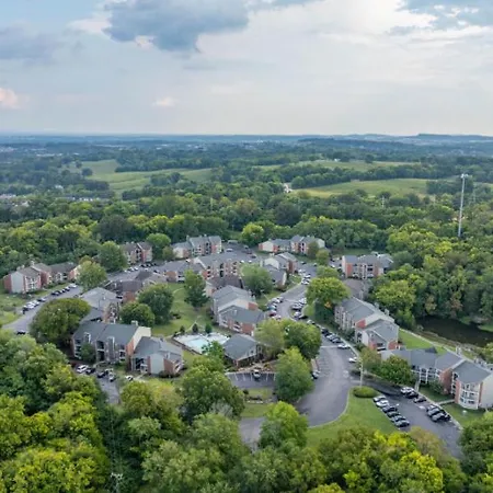 Preakness Ideal For Work Or Play Apartment