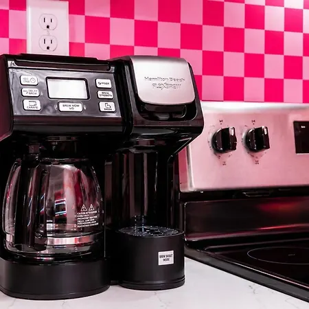 Pink Pony Club Retreat Near Vanderbilt Sleeps 6