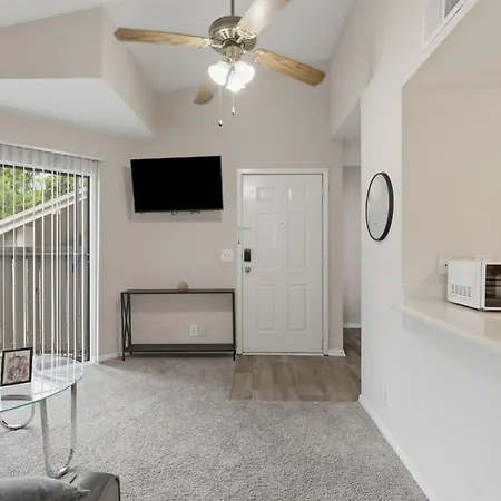 East Living Made Simple Apartment