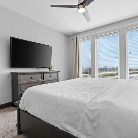 View Getaway 2br Near Broadway & Gulch *