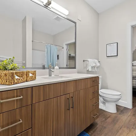 2br Near Broadway W Fireplace & Pool Apartment Nashville