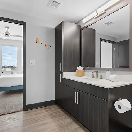 Apartment Stylish 2br Near Sylvan Park- Music Views