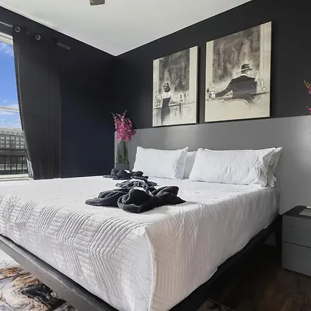 The Midnight Parthenon - 5 Min To Broadway - Midtown Apartment