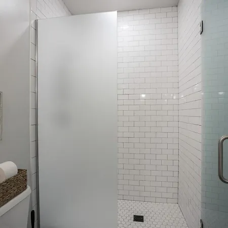 The Honky Tonk 2 Blocks To Broadway,printers Alley Holiday home *
